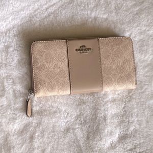 Brand New Coach Wallet Signature Long Zip With No Tag